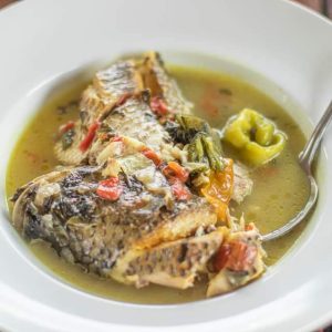 plat de bouillon de poisson