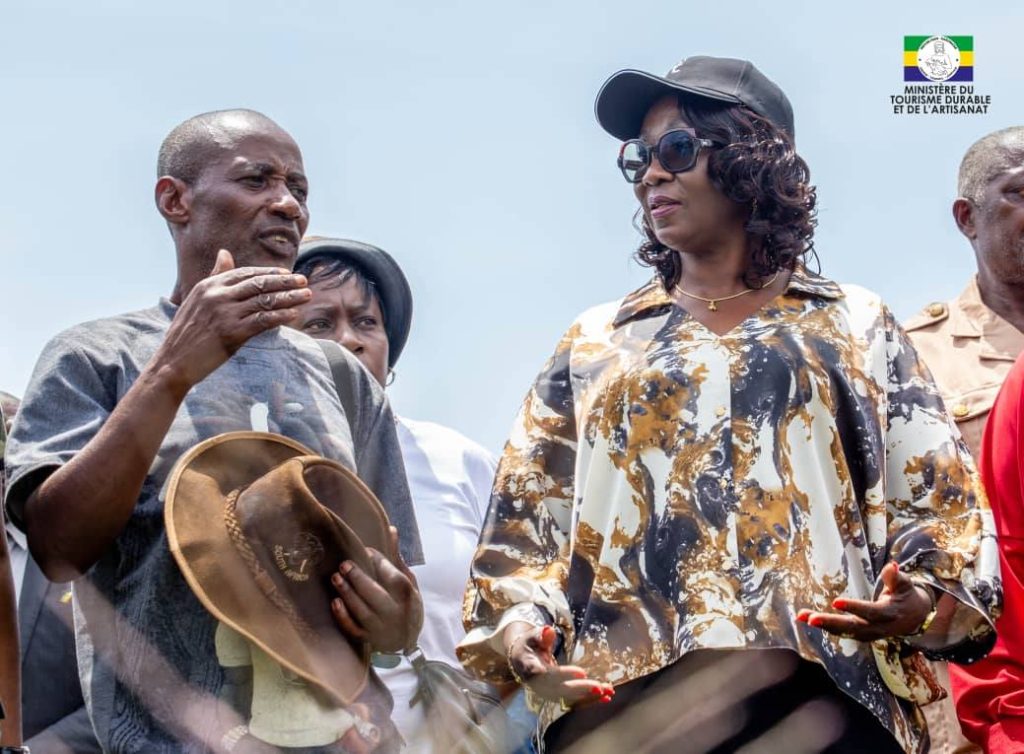 Échanges entre le Ministre du Tourisme et les acteurs locaux à Mapouba