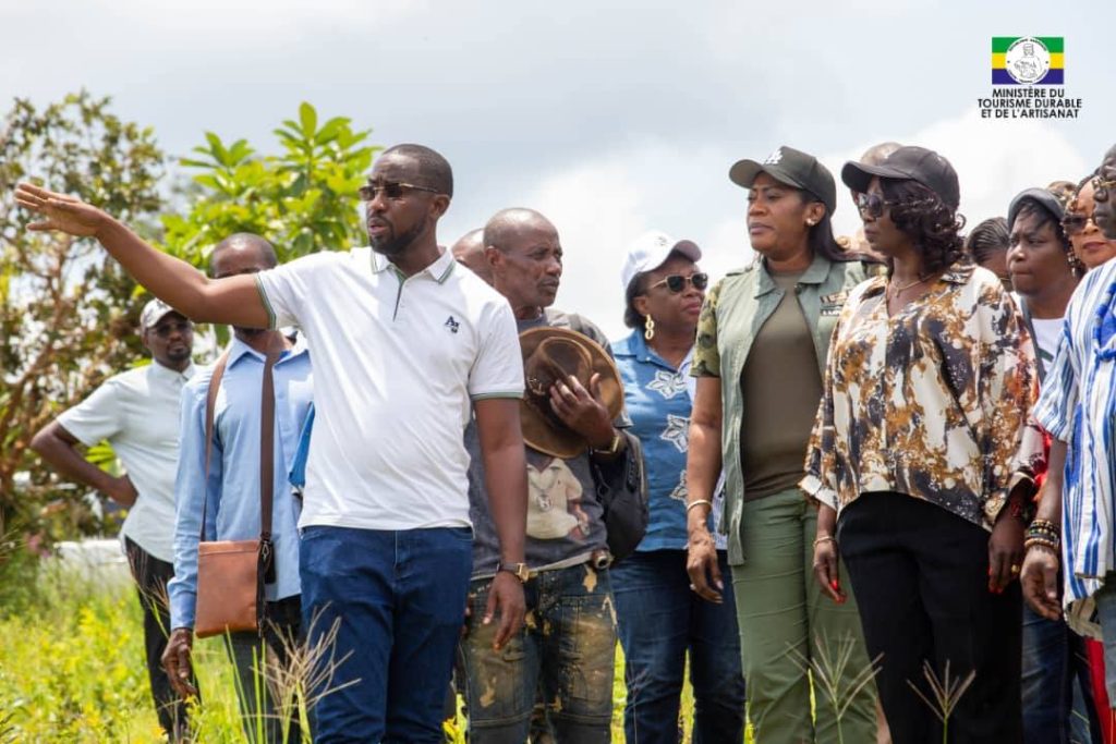 Échanges entre le Ministre du Tourisme et les acteurs locaux à Mapouba
