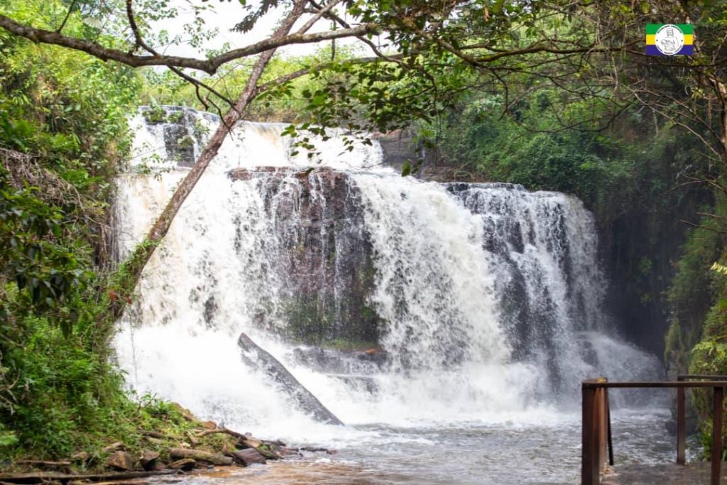 Cascade du site Eau Claire à Léconie