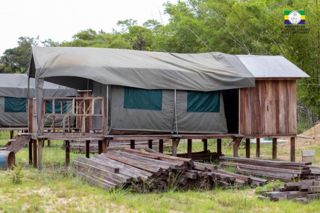 Hébergement écotouristique sur pilotis à Lékabi Ngouoni