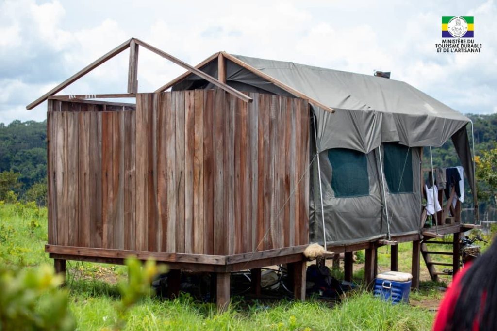 Tente écotouristique sur pilotis à Ndjaki Madjiba